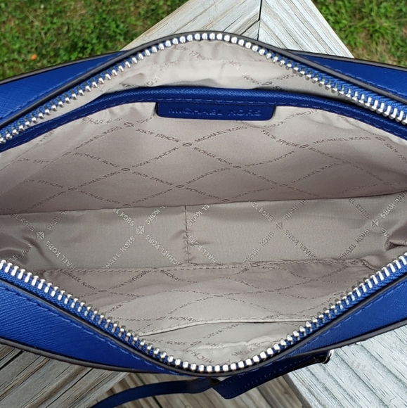 ⚠️SALE⚠Michael Kors Jet Set LG EW Crossbody SET - Picture 4 of 12